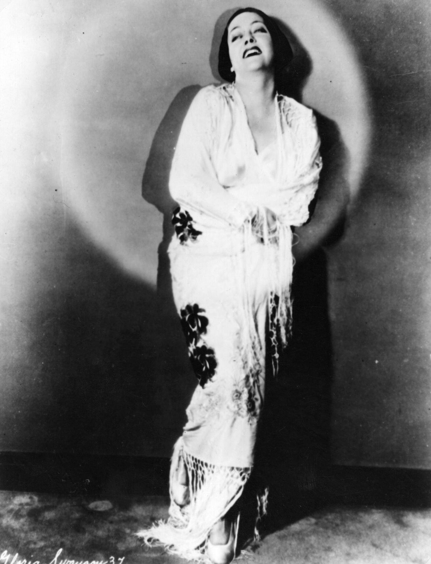 Gloria Swanson Finishes Working On The Film 'Sadie Thompson.'