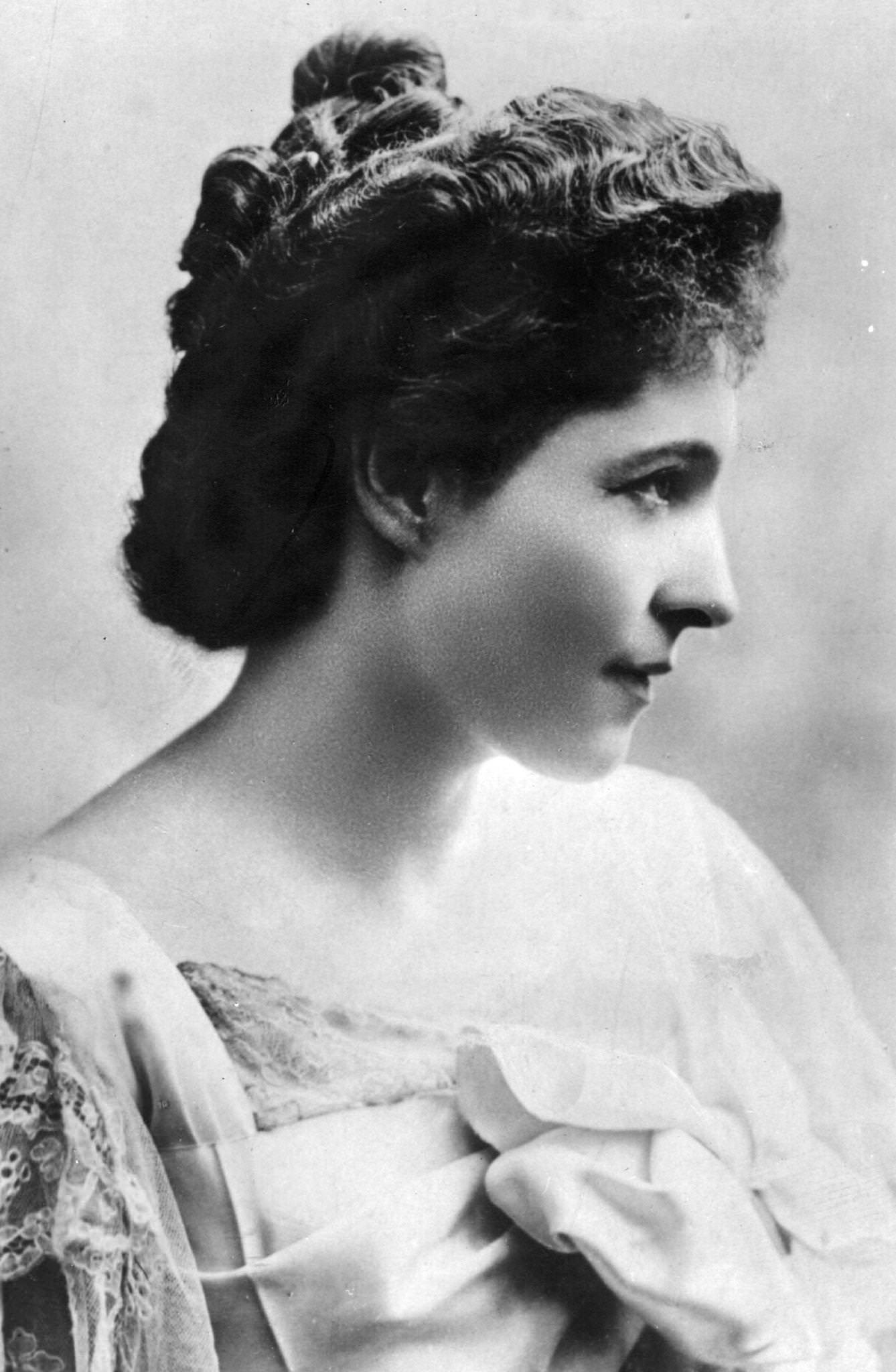 Ritish Beauty Lillie Langtry.