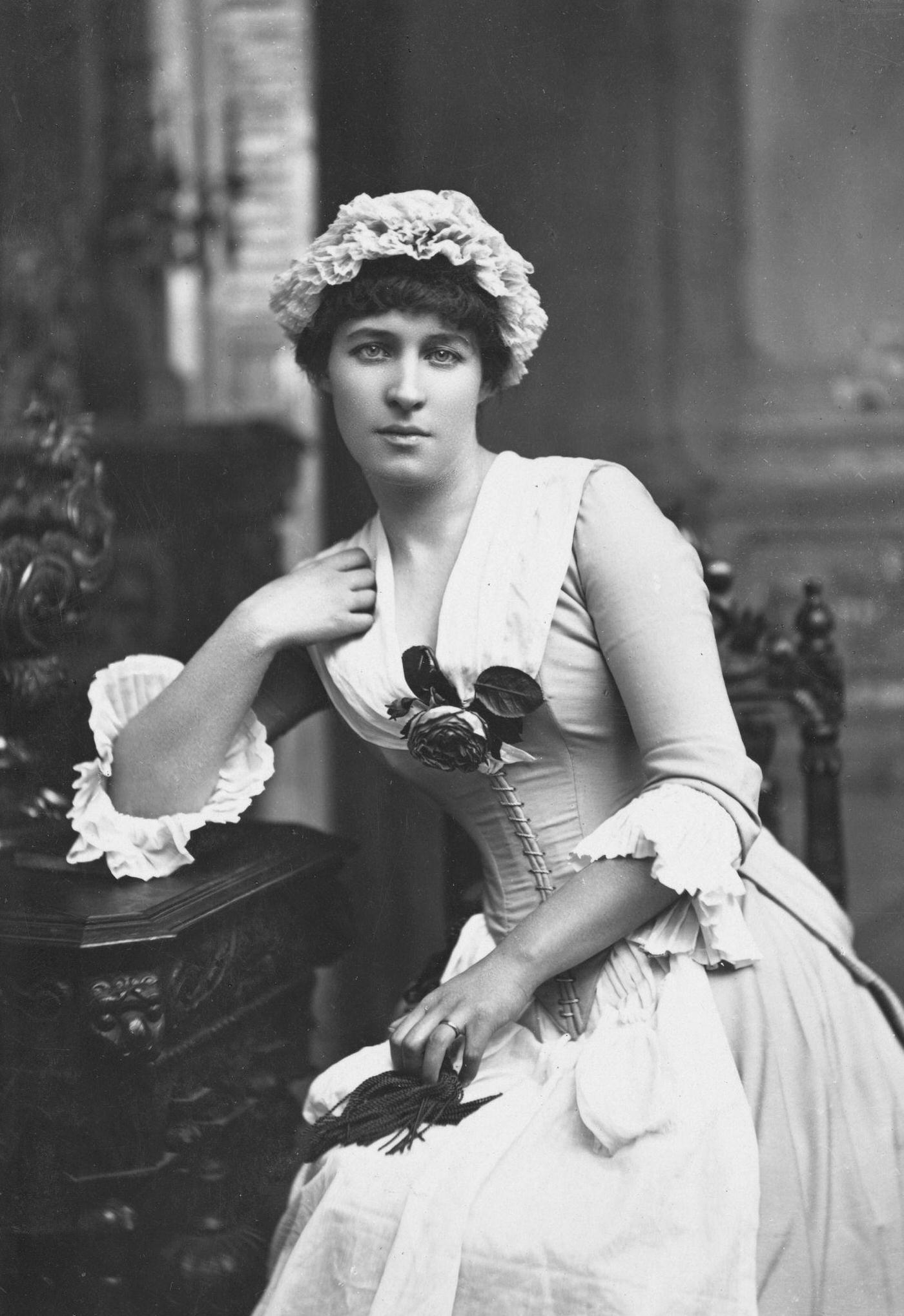 Lillie Langtry As Kate Hardcastle In 'She Stoops To Conquer', 1881.