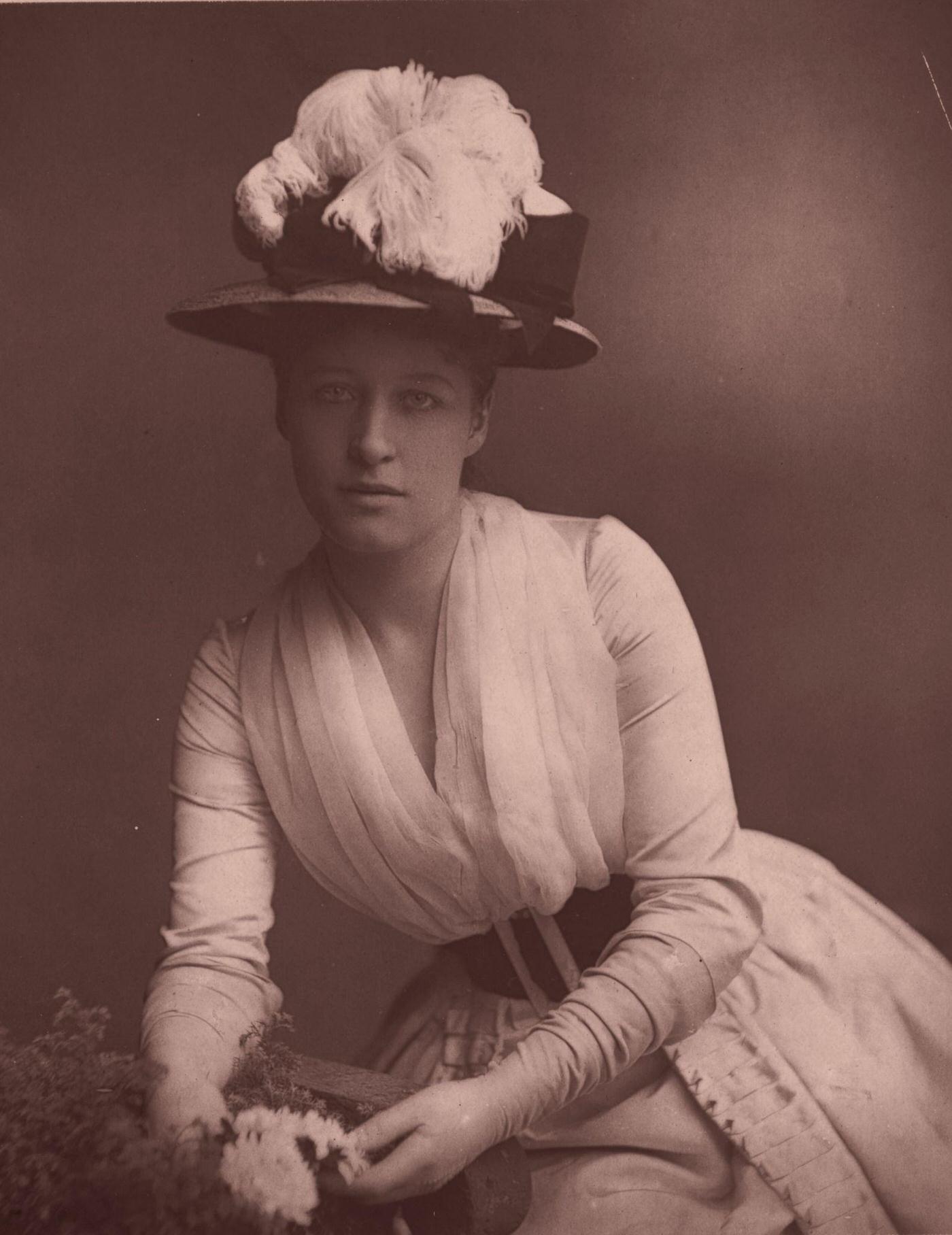 Lillie Langtry Graces The Stage With Elegance, 1885.