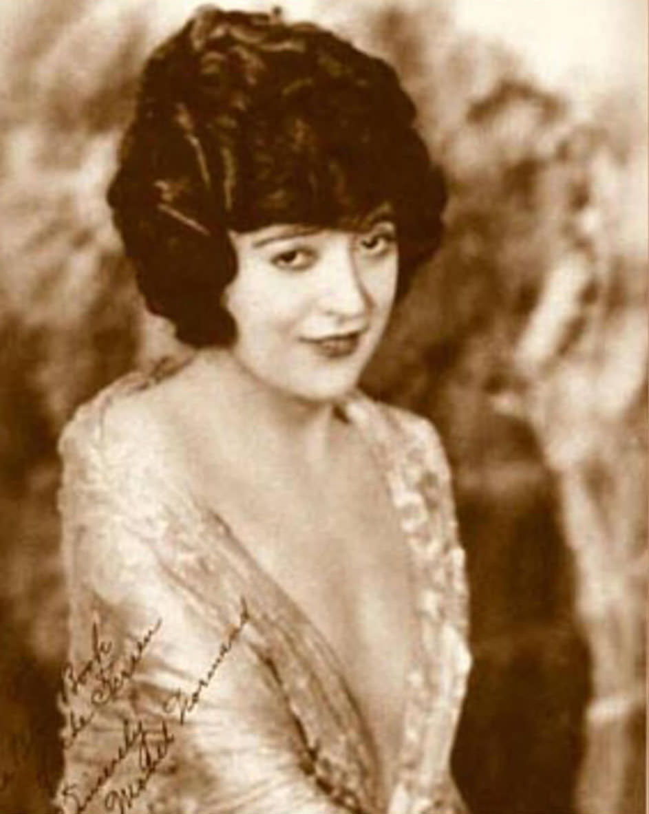 Mabel Normand, The Blue Book Of The Screen.