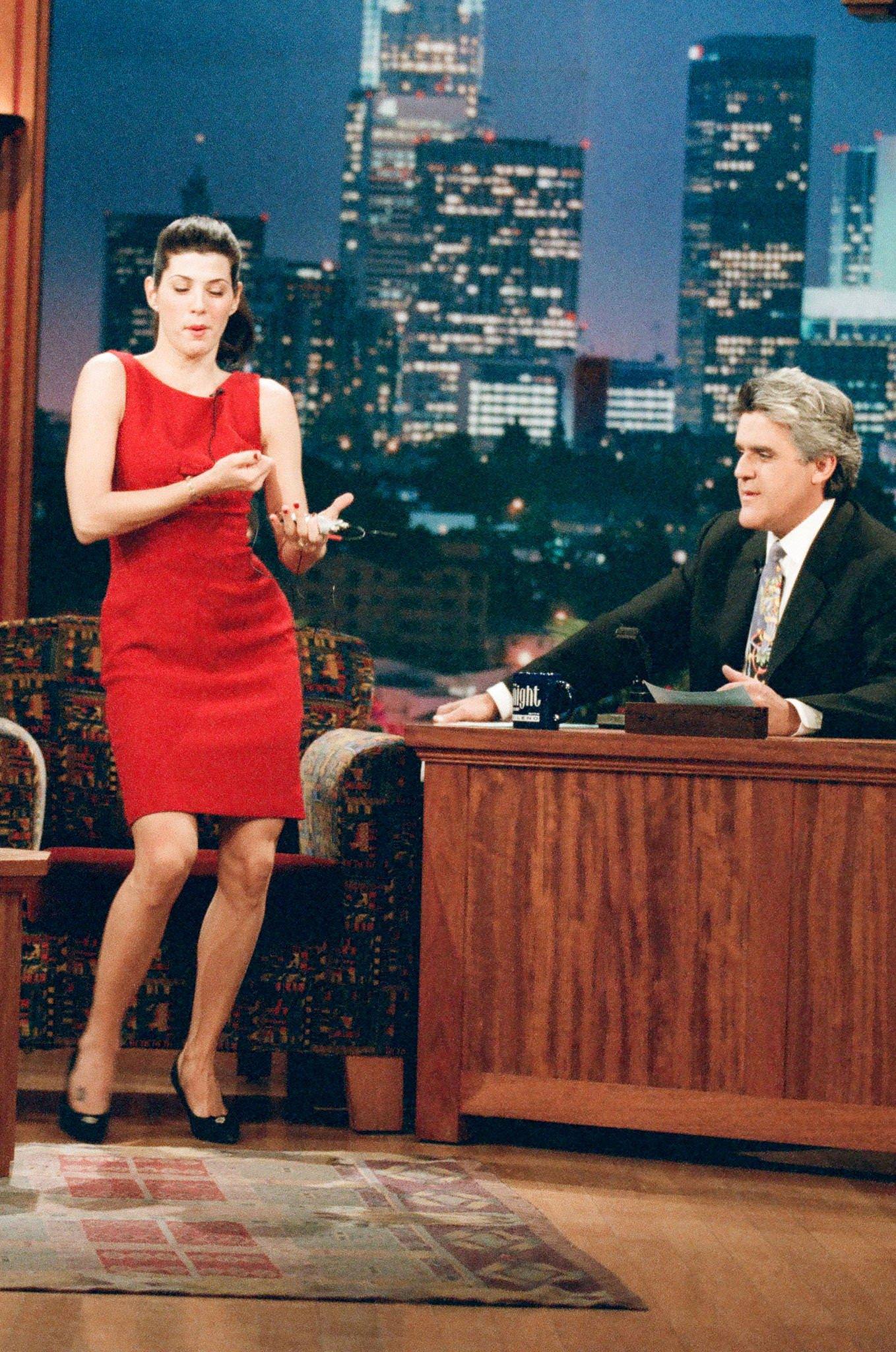Marisa Tomei With Host Jay Leno During An Interview On The Tonight Show With Jay Leno, Season 5, 1996.