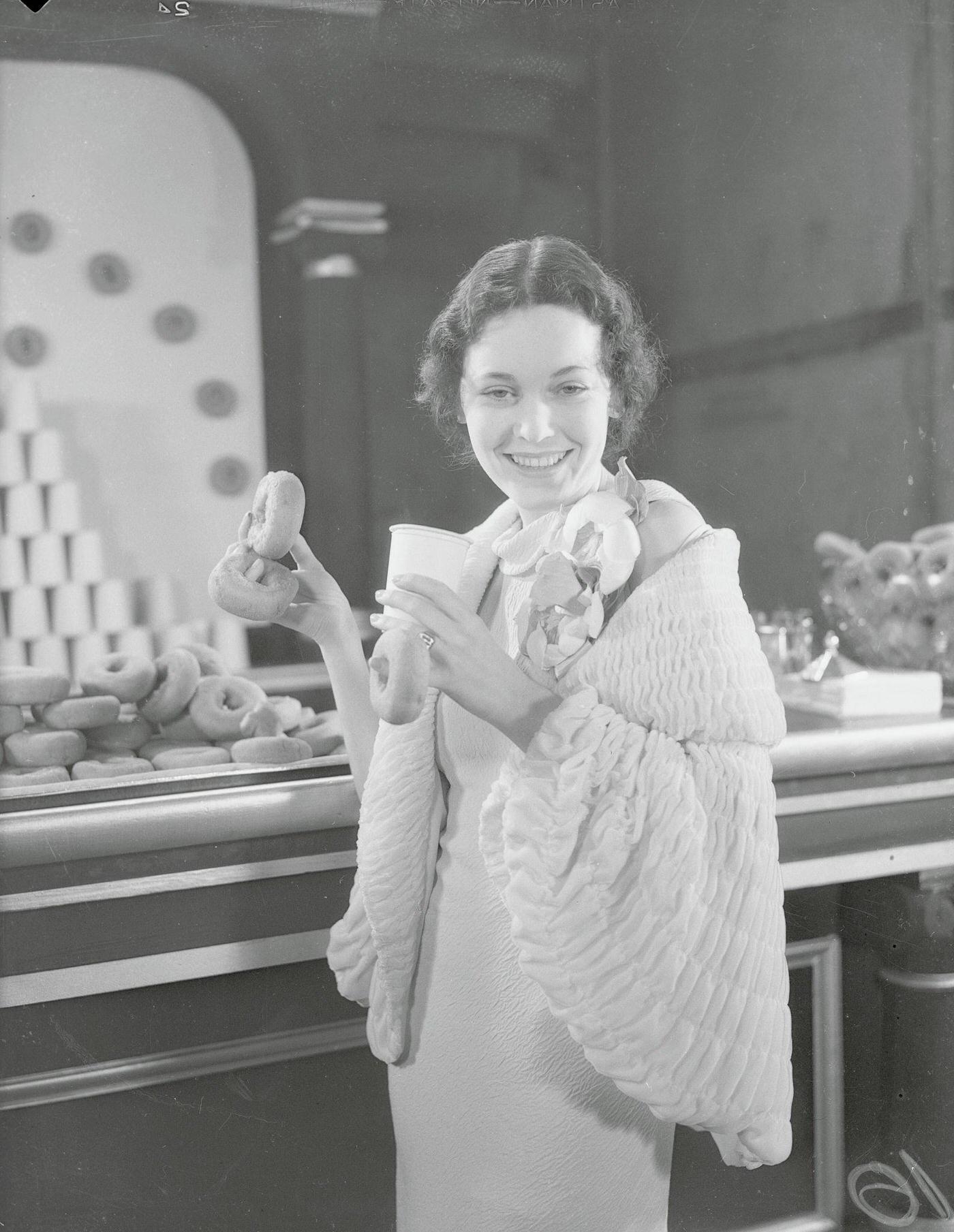 Maureen O'Sullivan At Annual Christmas Benefit Show, 1930S