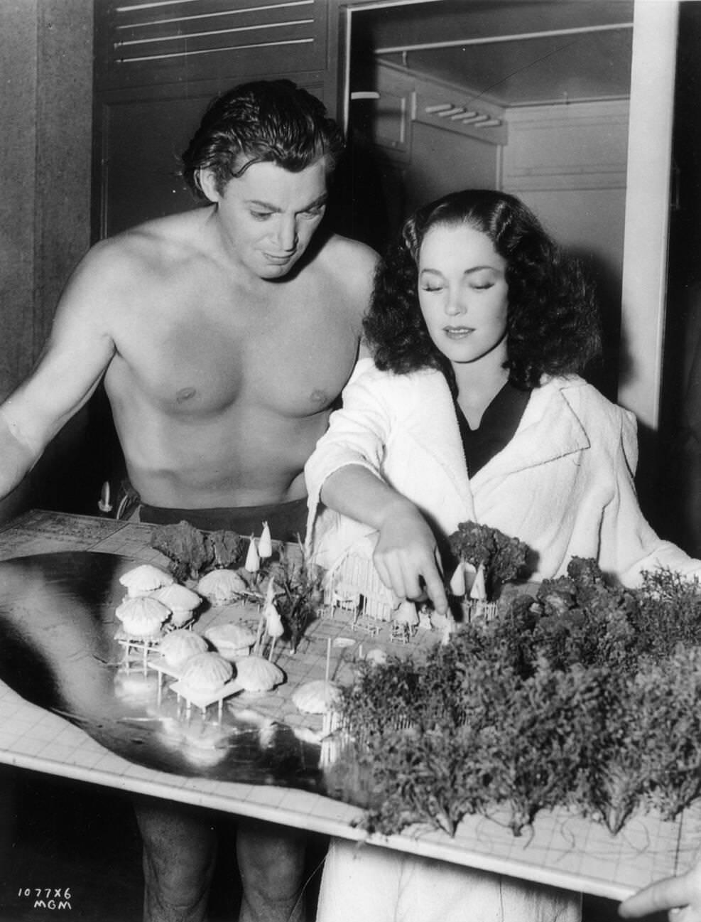 On The Set Of &Amp;Quot;Tarzan&Amp;Quot;: Johnny Weissmuller And Maureen O'Sullivan In A Scene From A Tarzan Movie.