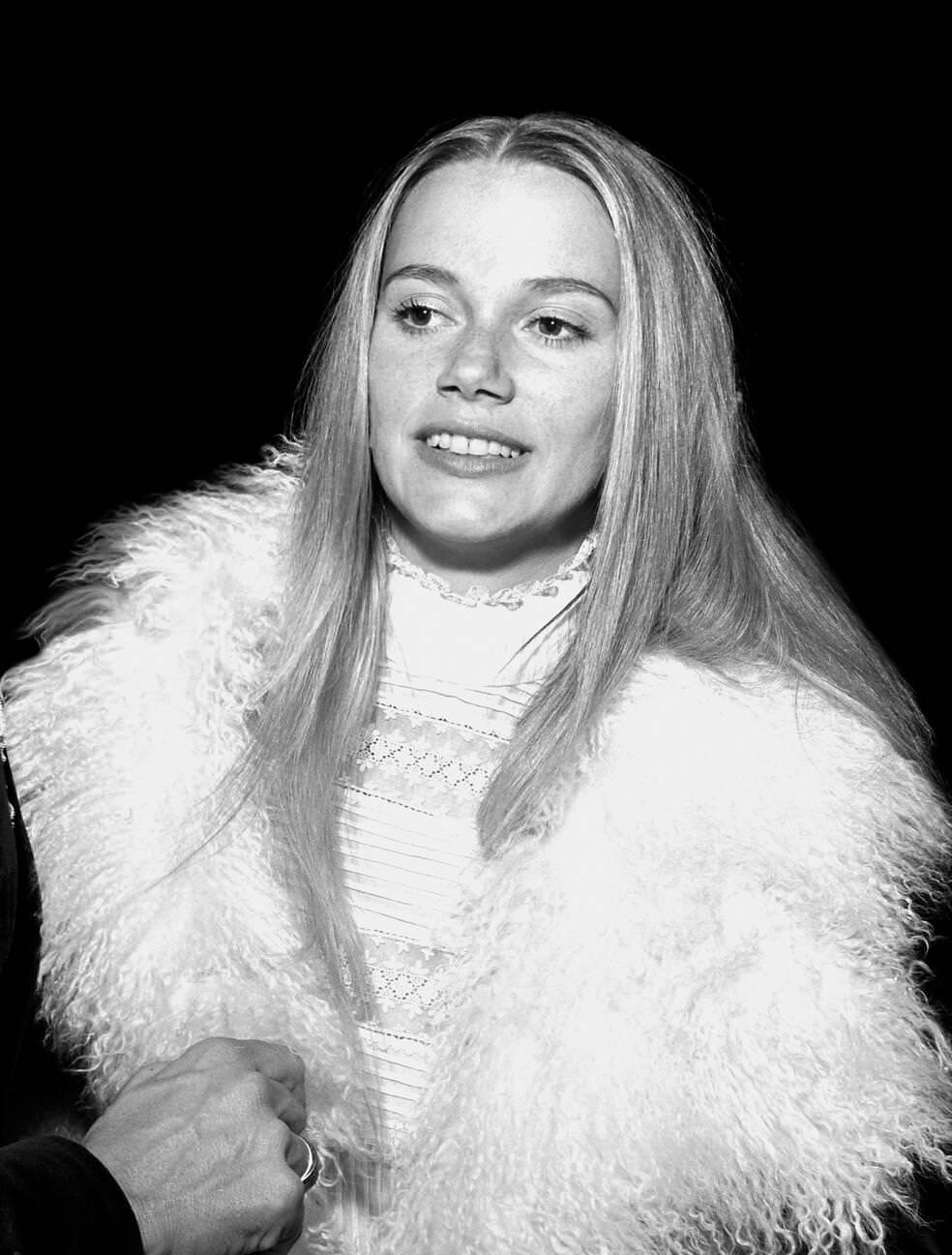 Peggy Lipton: The Quintessential Flower Child and Icon of the ’60s and ’70s