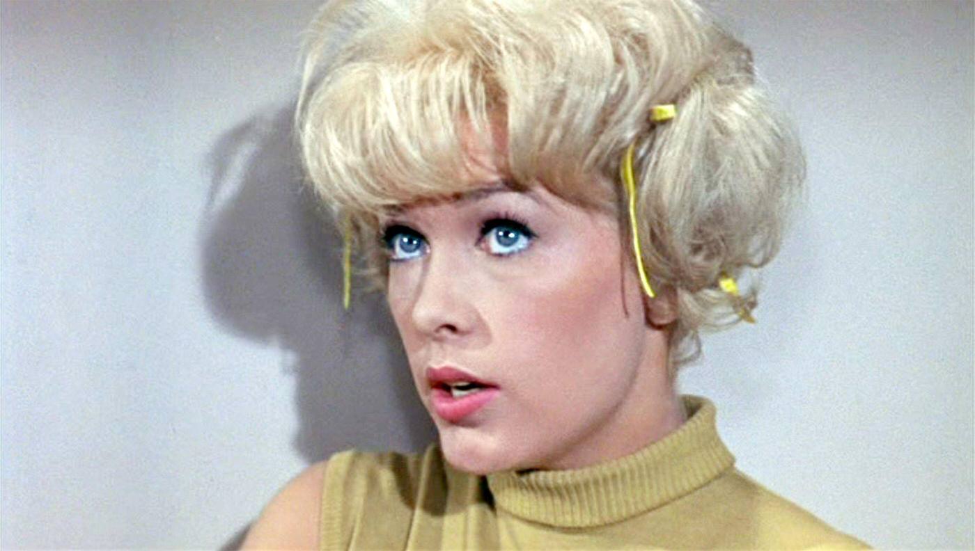 Stella Stevens: Life Story and Fabulous Photos from her Youth