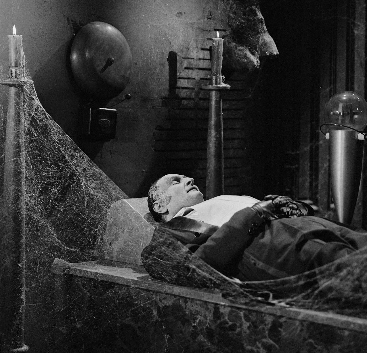 Al Lewis As Grandpa Munster In 'The Munsters' Episode 'Just Another Pretty Face,' November 12, 1965.