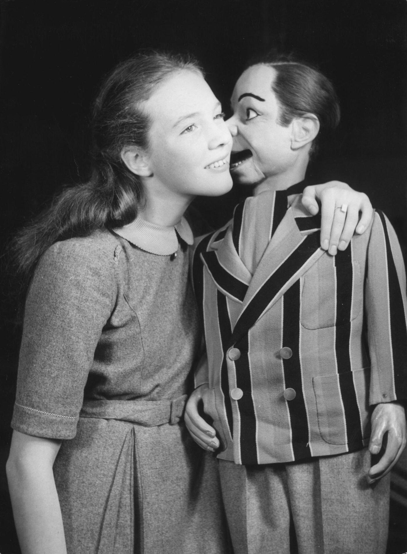 Julie Andrews With Peter Brough'S Ventriloquist'S Dummy, 1950.