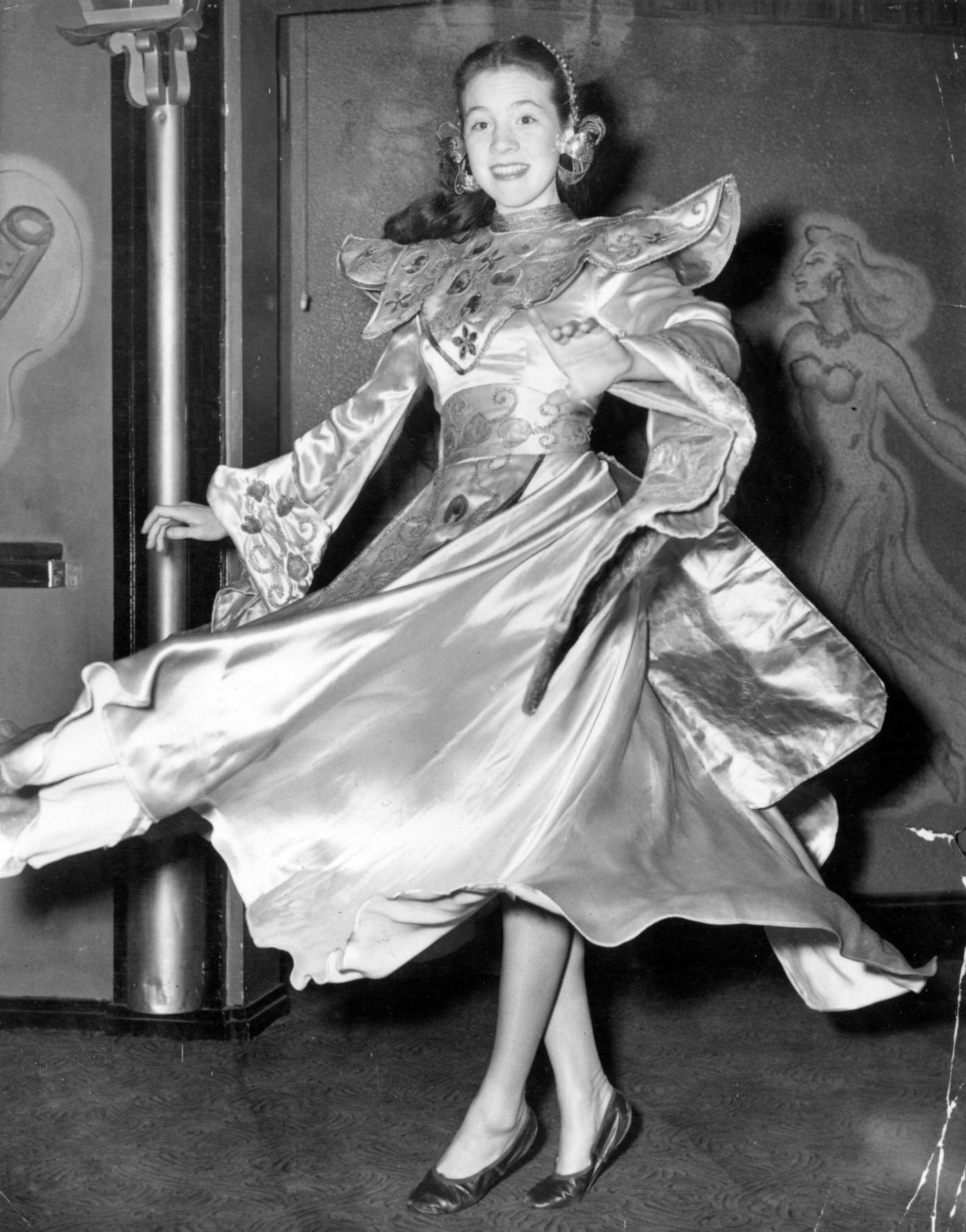 Julie Andrews As A Young Girl In 'Aladdin', 1951.