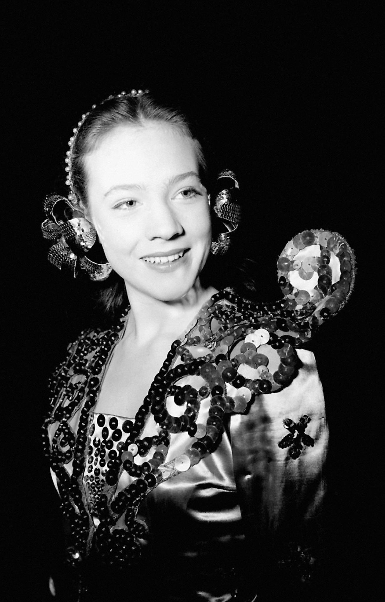 Julie Andrews As London'S Youngest Principal Girl In 'Aladdin', 1951.