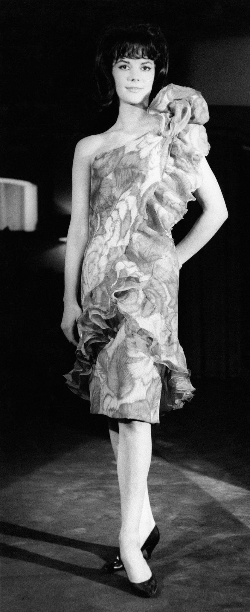 Julie Andrews In &Amp;Quot;That'S Life!&Amp;Quot; By Blake Edwards, 1986.