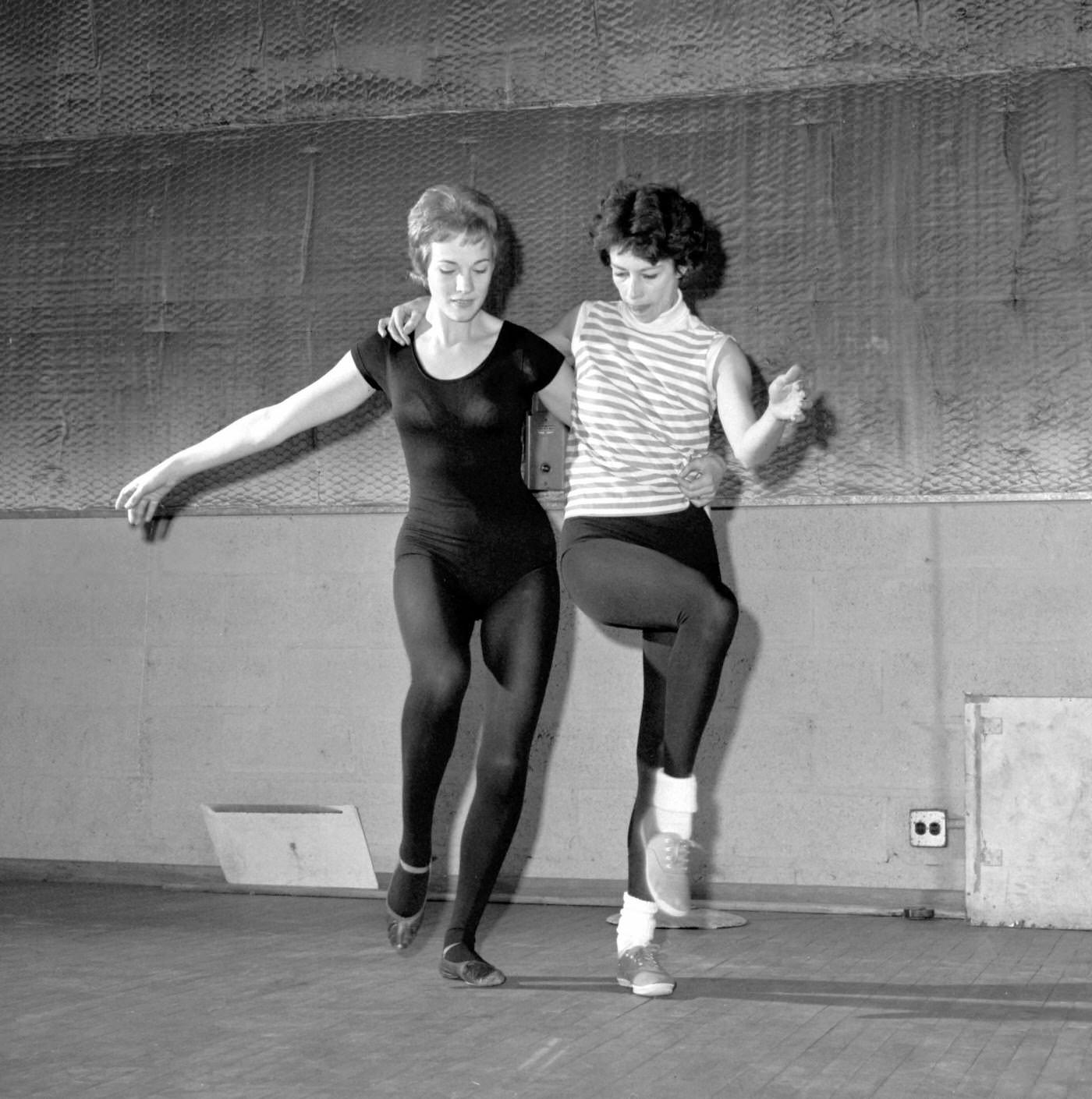Julie Andrews And Carol Burnett Rehearsing For &Amp;Quot;Julie And Carol At Carnegie Hall&Amp;Quot;, 1962.