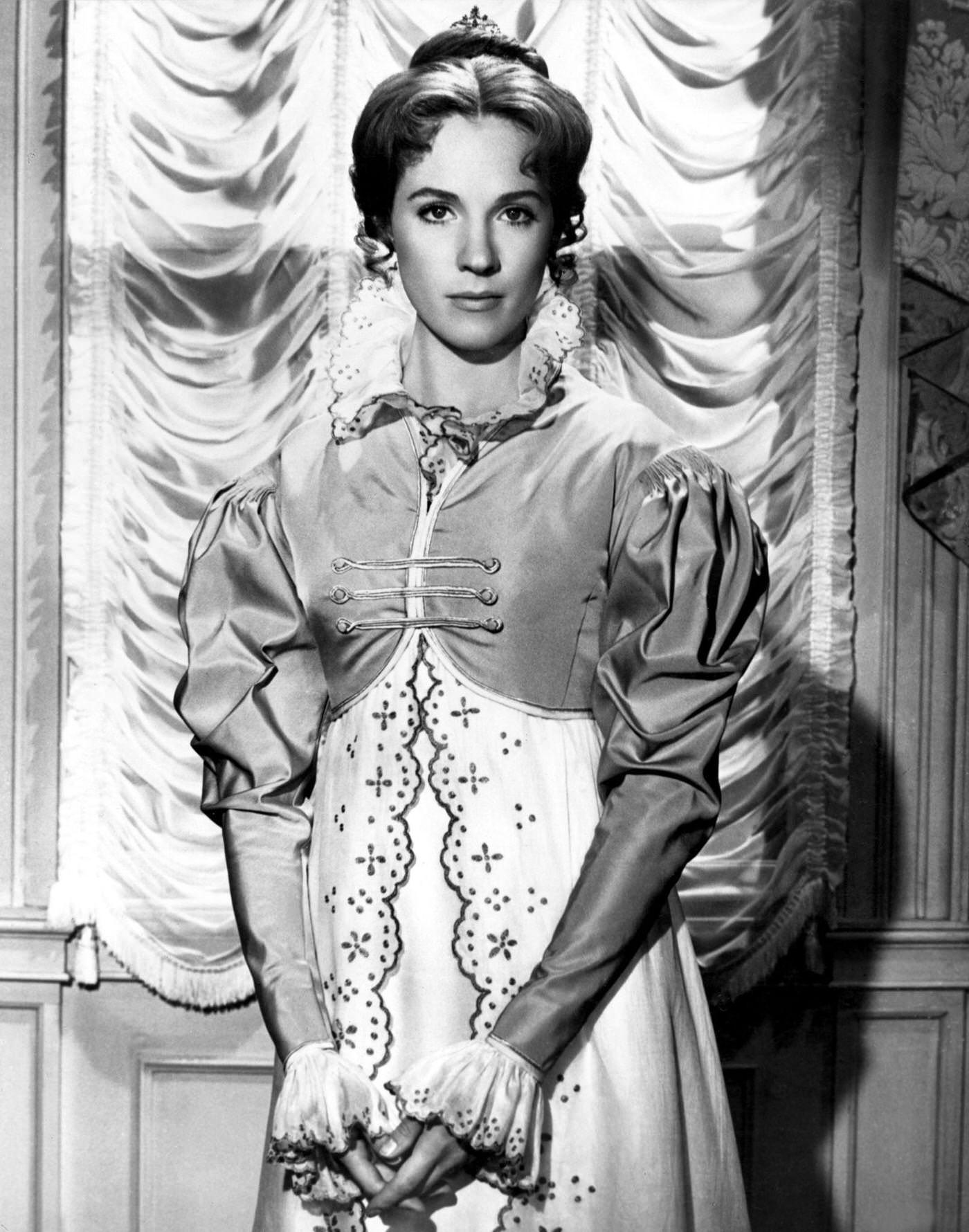 Stunning Young Julie Andrews&amp;#39; Photos That Are Too Gorgeous to Miss!