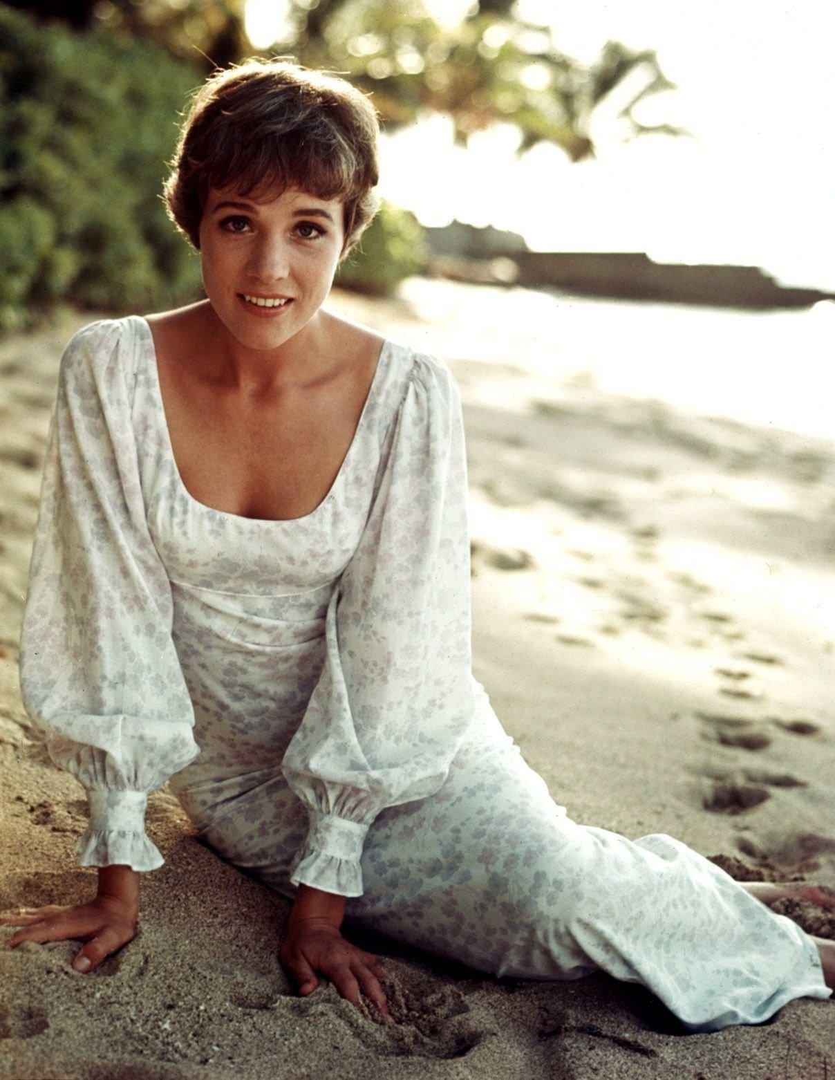 Stunning Young Julie Andrews&amp;#39; Photos That Are Too Gorgeous to Miss!