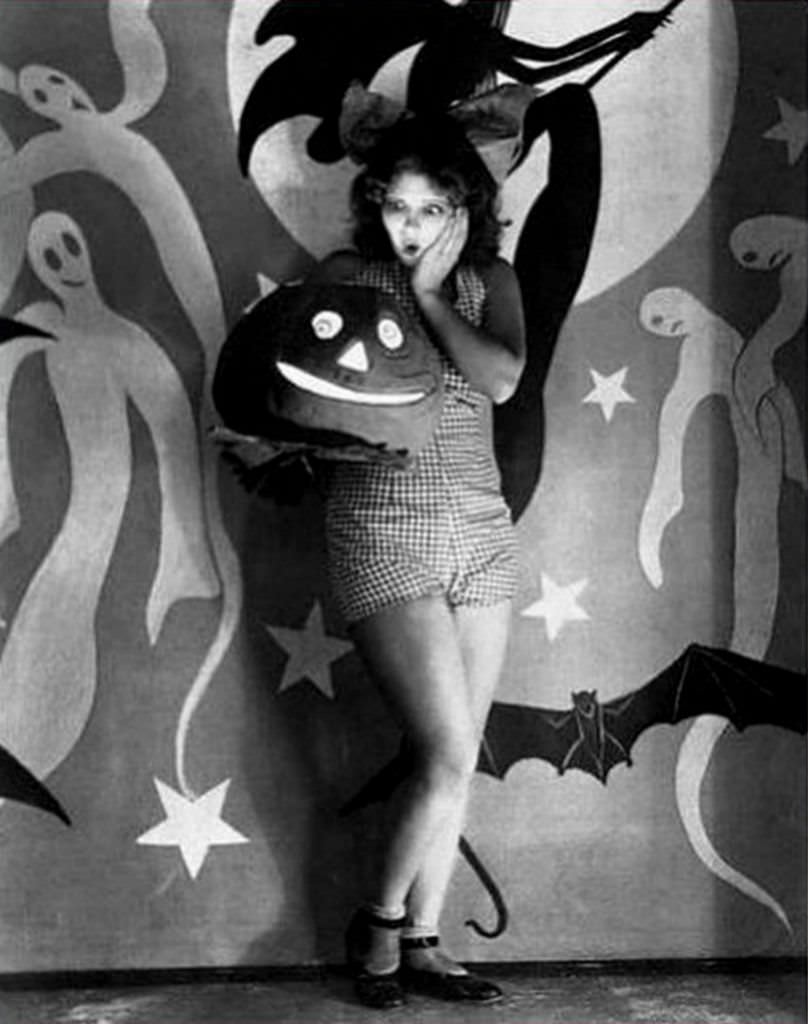 Clara Bow In Halloween Costumes: A Glimpse Into The Flapper Era'S Approach To Spooky Season