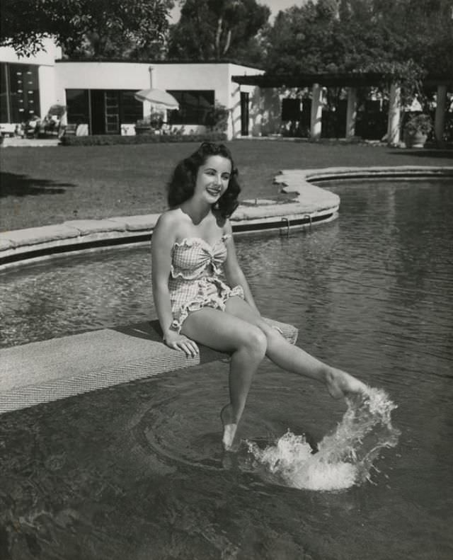 Elizabeth Taylor: A 1940S Photographic Gem By Clarence Sinclair Bull