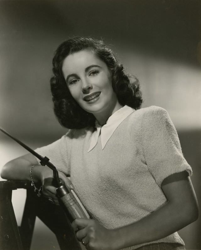 Elizabeth Taylor: A 1940S Photographic Gem By Clarence Sinclair Bull