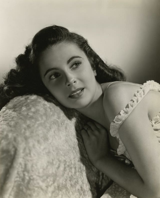 Elizabeth Taylor: A 1940S Photographic Gem By Clarence Sinclair Bull