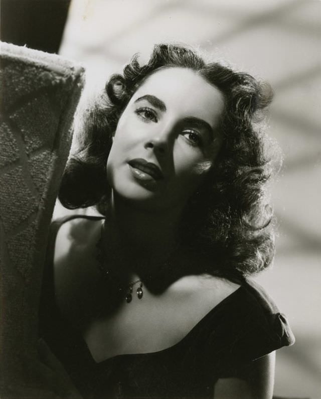 Elizabeth Taylor: A 1940S Photographic Gem By Clarence Sinclair Bull