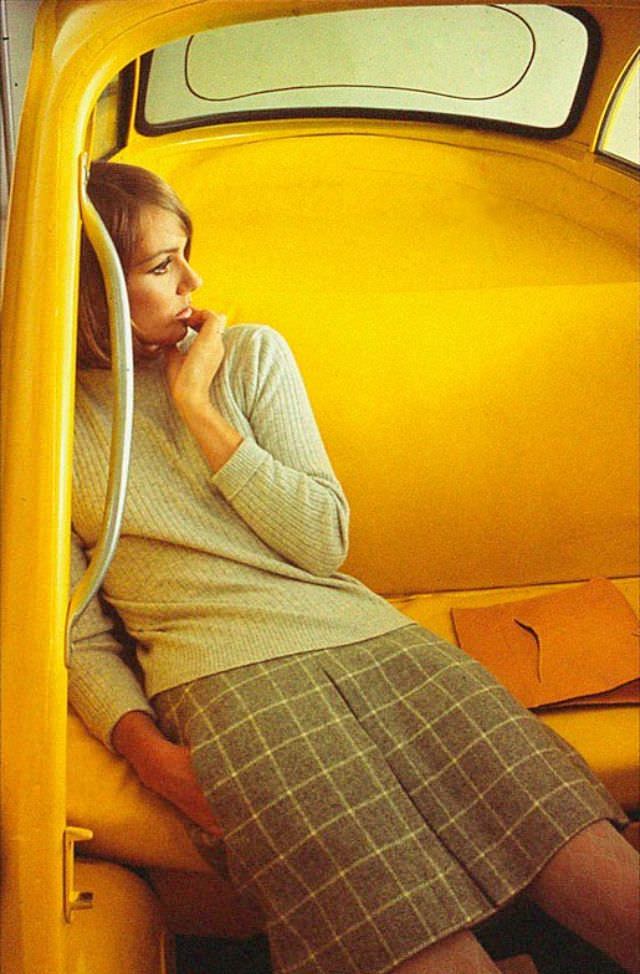 Nicole De La Marge Photographed For French Elle, 1966