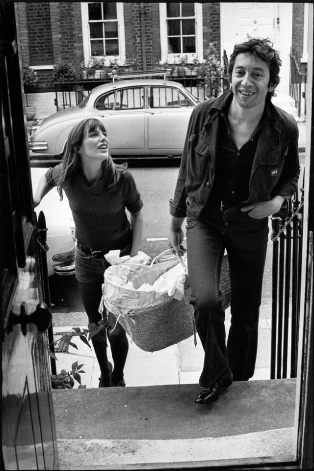Serge Gainsbourg And Jane Birkin With Their Daughter Charlotte Gainsbourg In London, 1971