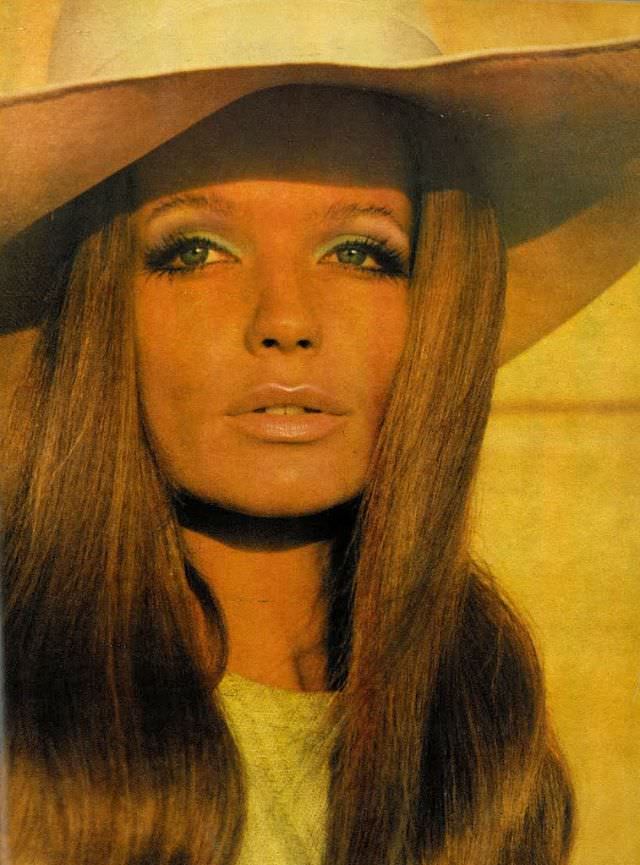 Sun-Lit Veruschka By Franco Rubartelli, 1968