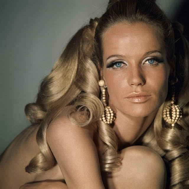 Veruschka With Ringlet Hair Pieces, 1968