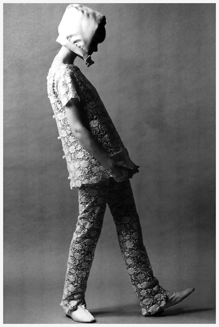 André Courrèges, Ensemble, Photographed By John French, 1964