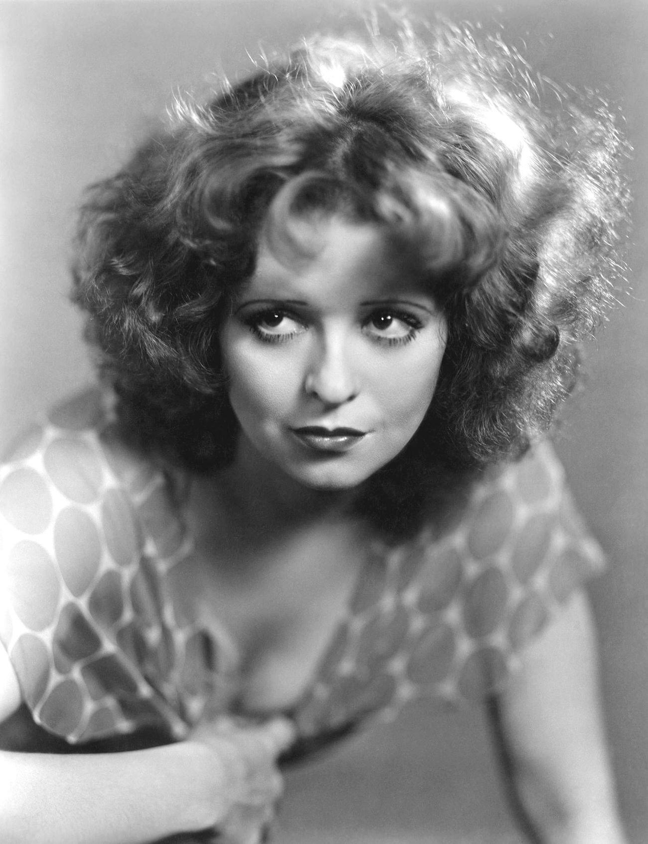 Clara Bow and Her Iconic Role as a Flapper in These Stunning Photo