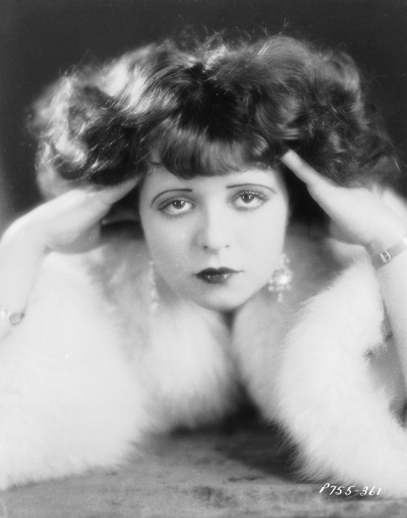 Clara Bow Holding Her Head In Her Hands, Circa 1927.