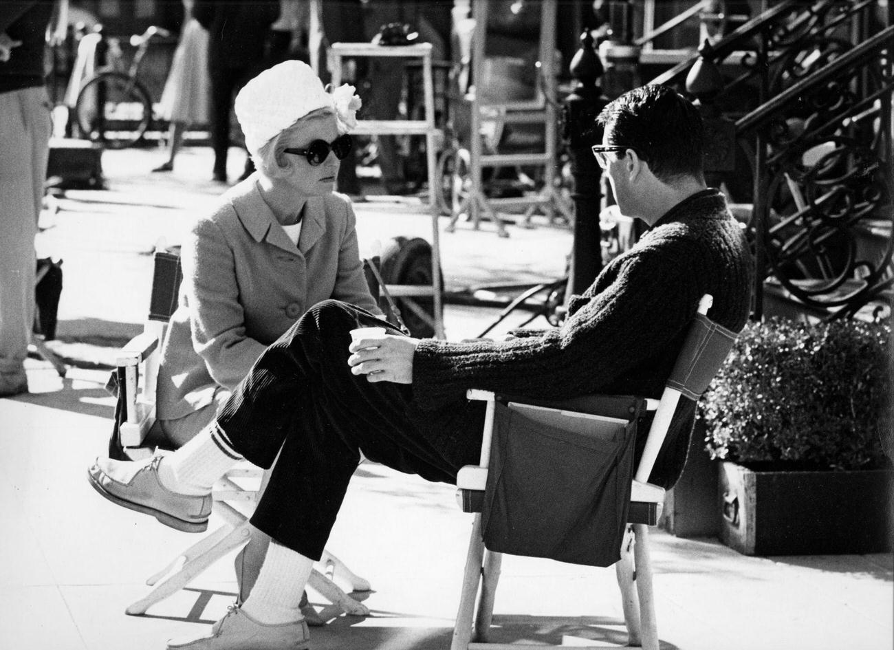 Doris Day And Rock Hudson Talking In 'Lover Come Back', 1960.