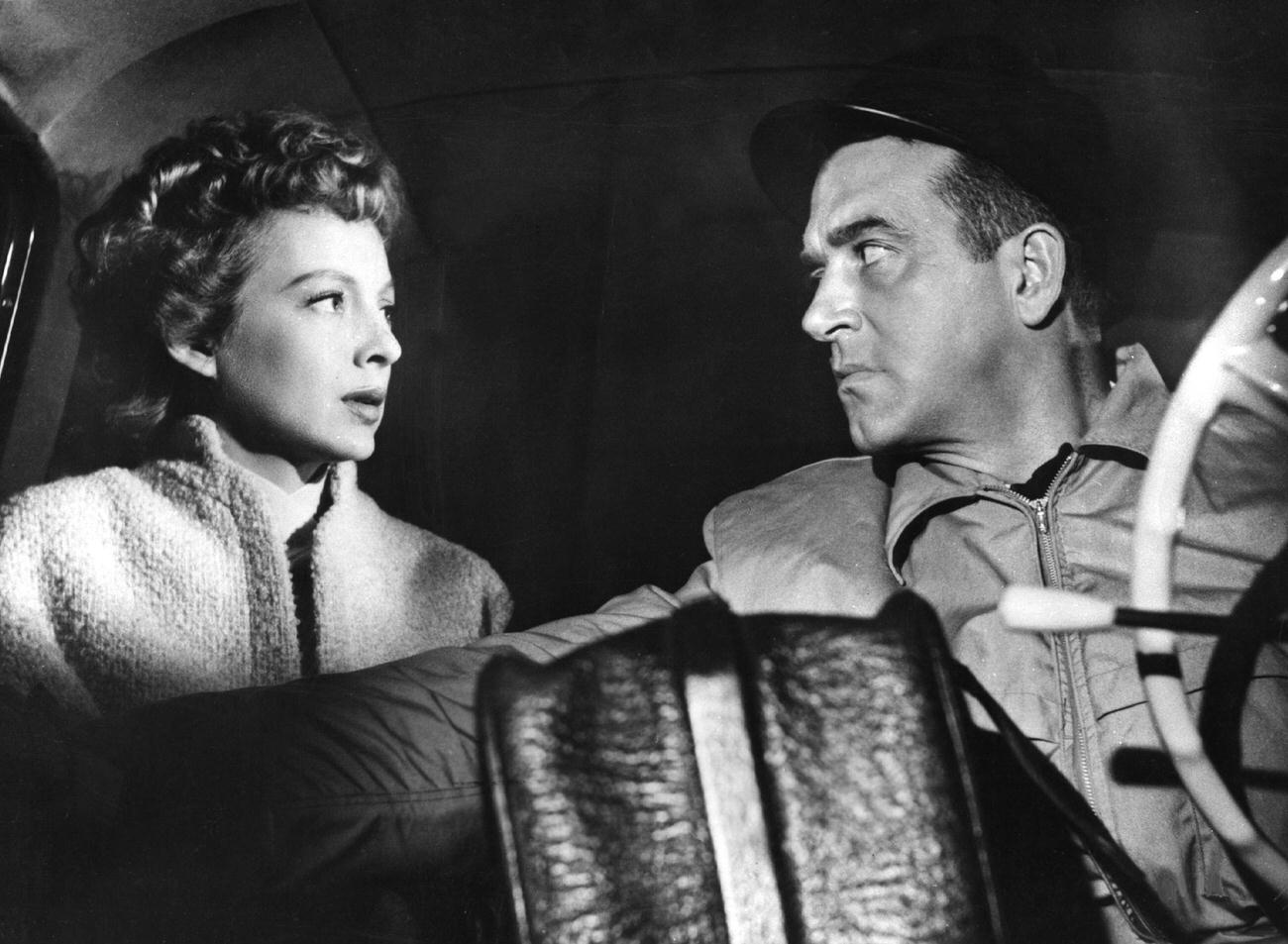 Evelyn Keyes And John Payne In 'Taxi 539 Antwortet Nicht', 1953.