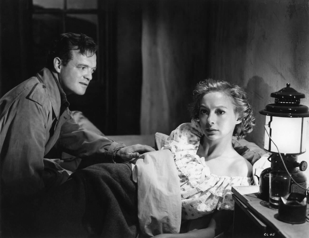 Van Heflin And Evelyn Keyes In 'The Prowler', 1951.