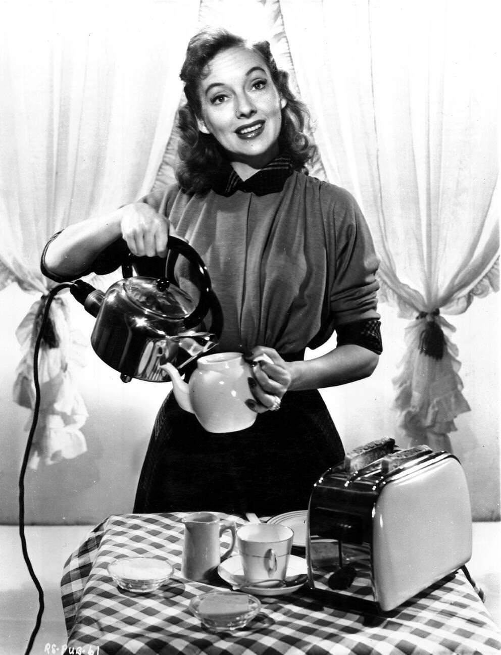 Evelyn Keyes In A Publicity Still For 'Rough Shoot'