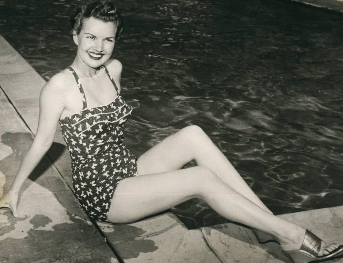 Gale Storm, Posing By The Swiming Pool