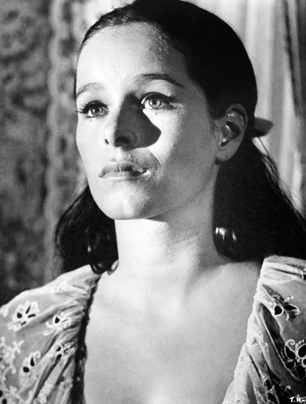 The Story of Geraldine Chaplin: An Intimate Look at Her Journey from ...