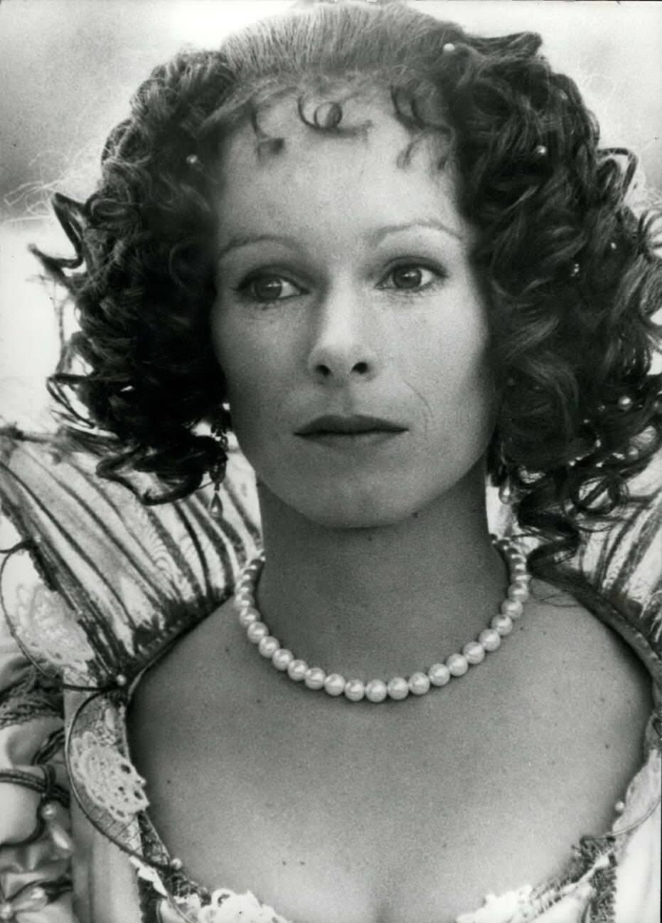 The Story of Geraldine Chaplin: An Intimate Look at Her Journey from ...