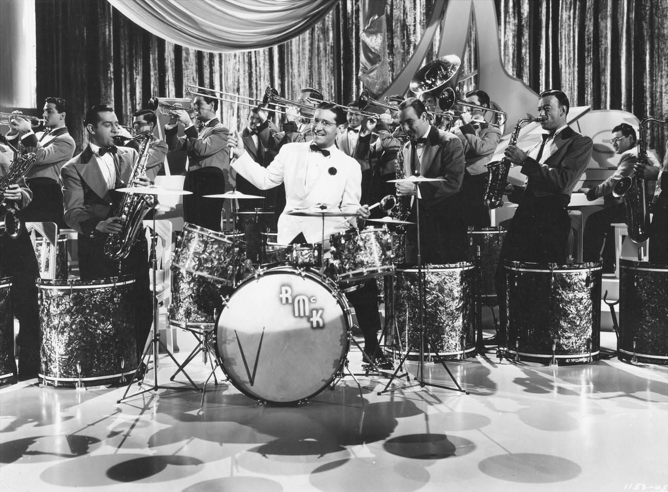 Couples Dancing At Savoy Jazz Club In Harlem.