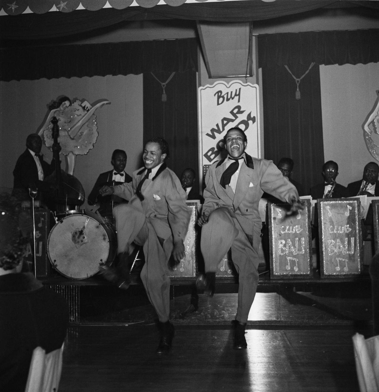 Ruby Riley, Mimi, Lillian, And Dot In Dressing Room At Club Bali, Washington Dc, 4Th February 1944.