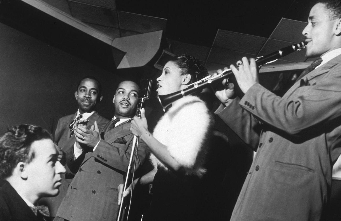 Maxine Sullivan Singing With The John Kirby Band At Onyx On 52Nd Street, New York City, 20Th October 1938.