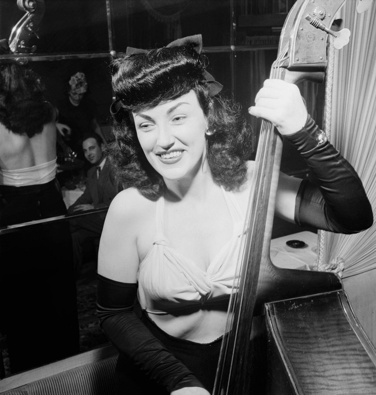 Vivien Garry At Dixon'S, New York, N.y., Circa May 1947.