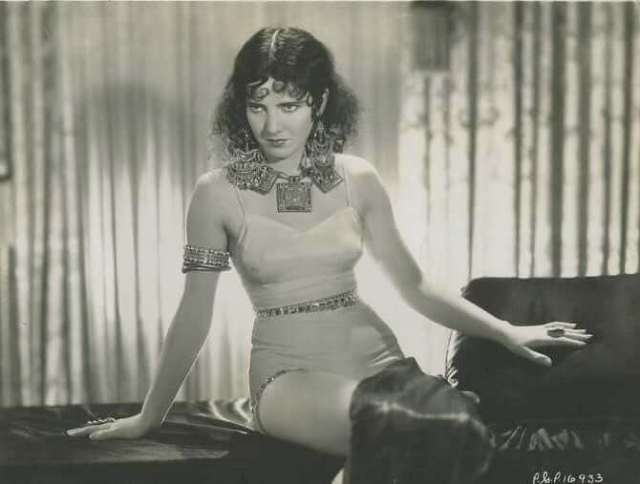 Timeless Charm Of A Young Jean Arthur In Beautiful And Seductive Photos