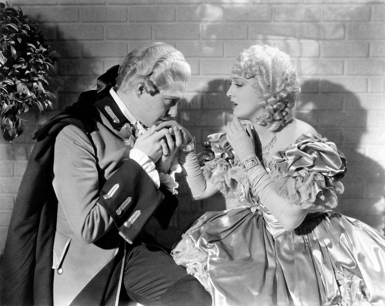 Jeanette Macdonald And Nelson Eddy In 'Naughty Marietta'.