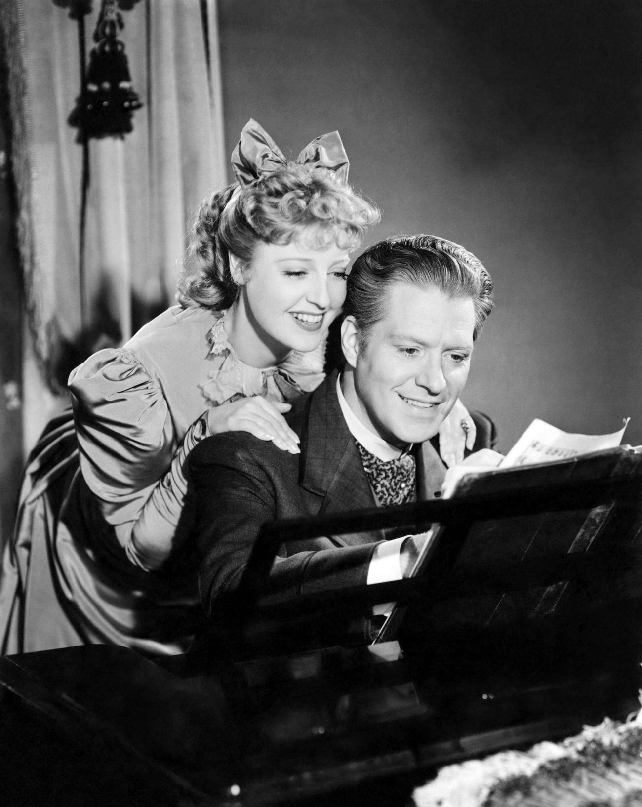 Jeanette Macdonald And Nelson Eddy In 'Bitter Sweet'.