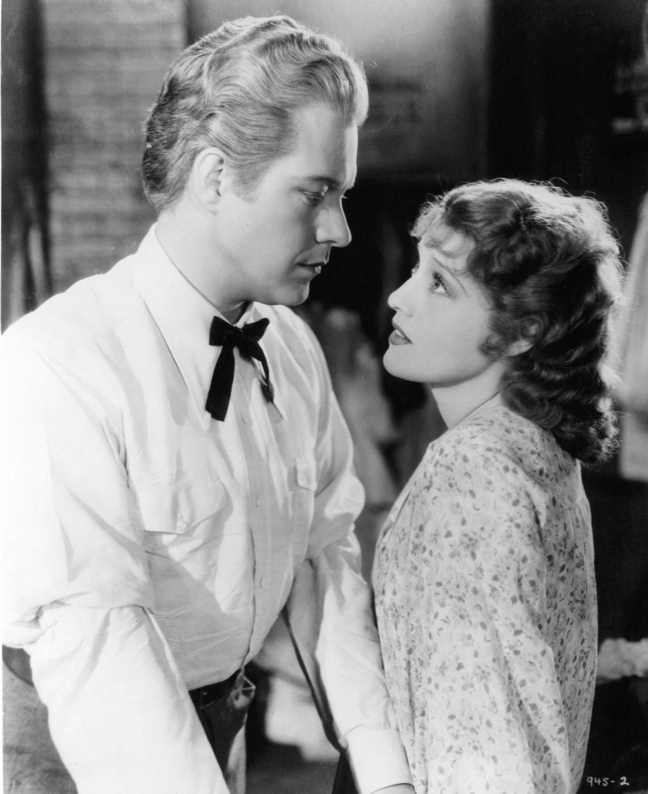 Nelson Eddy And Jeanette Macdonald Gaze Passionately Into Each Other'S Eyes In 'Maytime,' 1937.