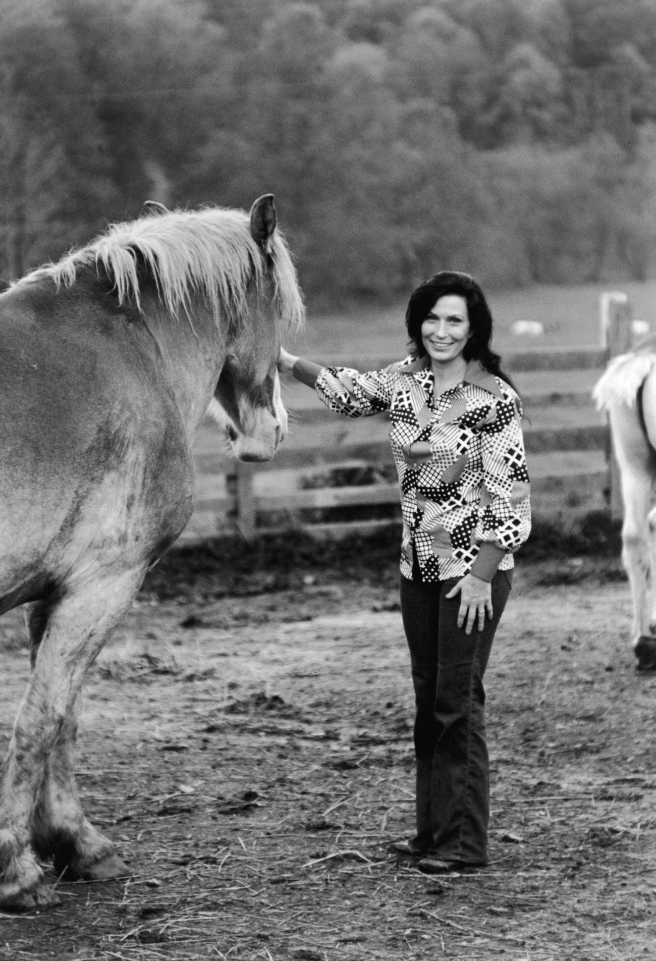 Young Loretta Lynn's Candid Moments Captured in Heartwarming Photos