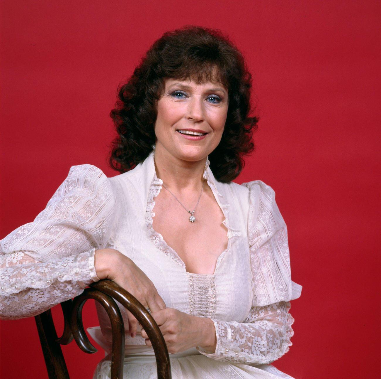Young Loretta Lynn's Candid Moments Captured in Heartwarming Photos