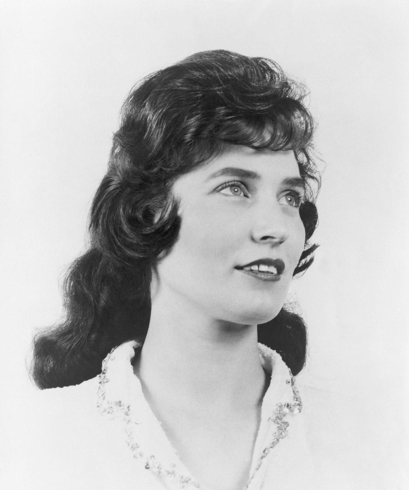 Loretta Lynn Poses For A Portrait In Nashville, Tennessee, Circa 1961.
