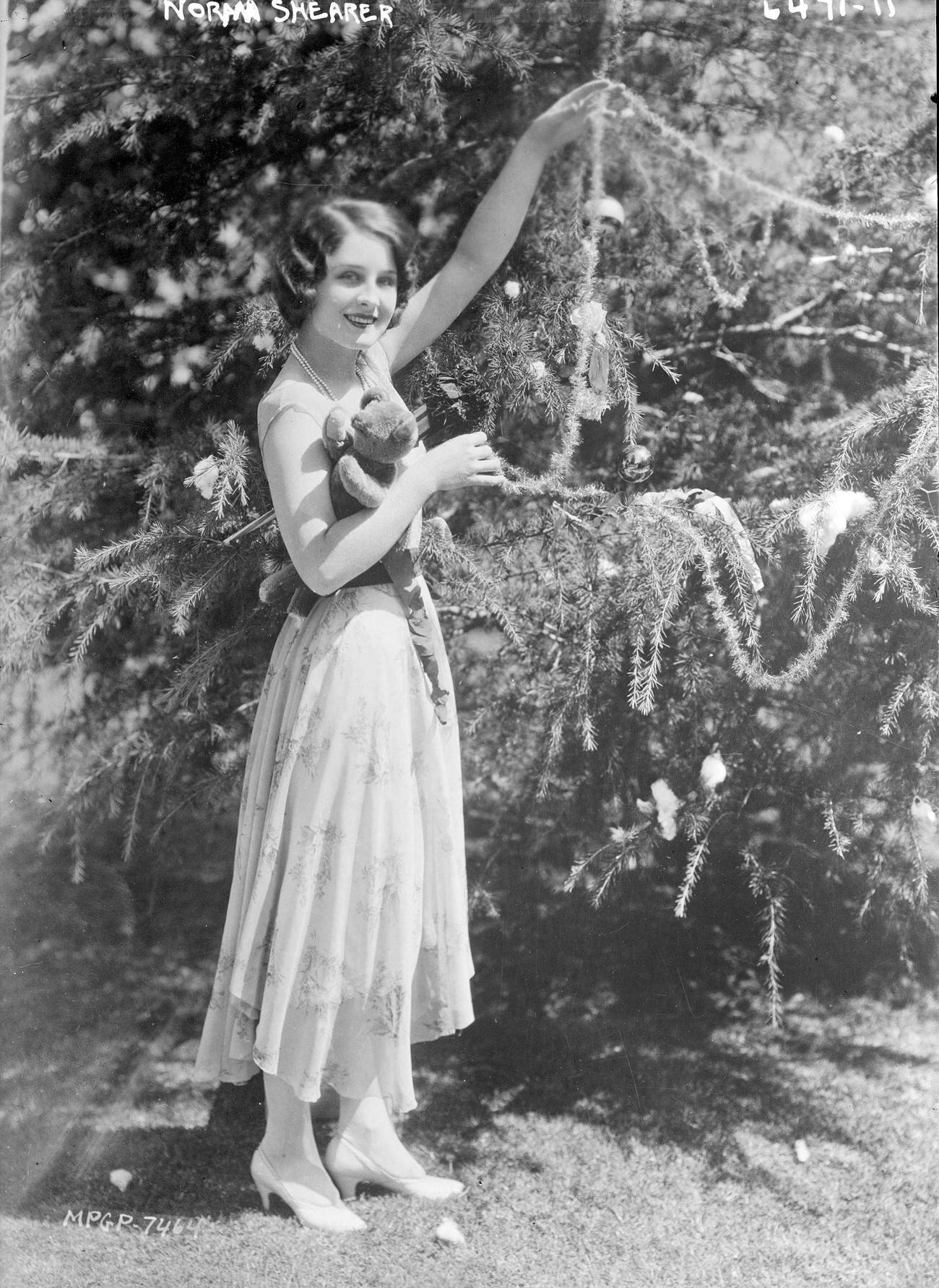 Norma Shearer, Outdoor Pose, 1910S Or 1920S.
