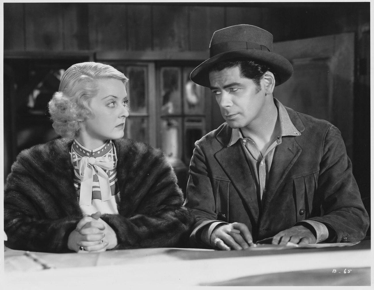 Bette Davis And Paul Muni In 'Bordertown'.